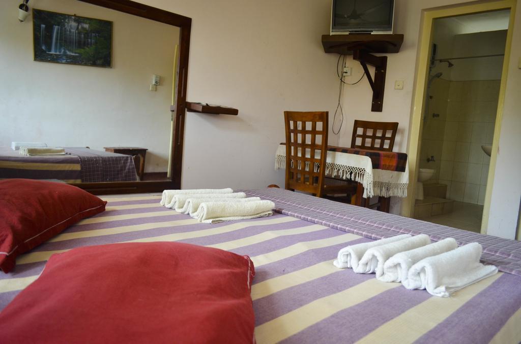 Yoho Mount Waves Hotell Colombo Rum bild