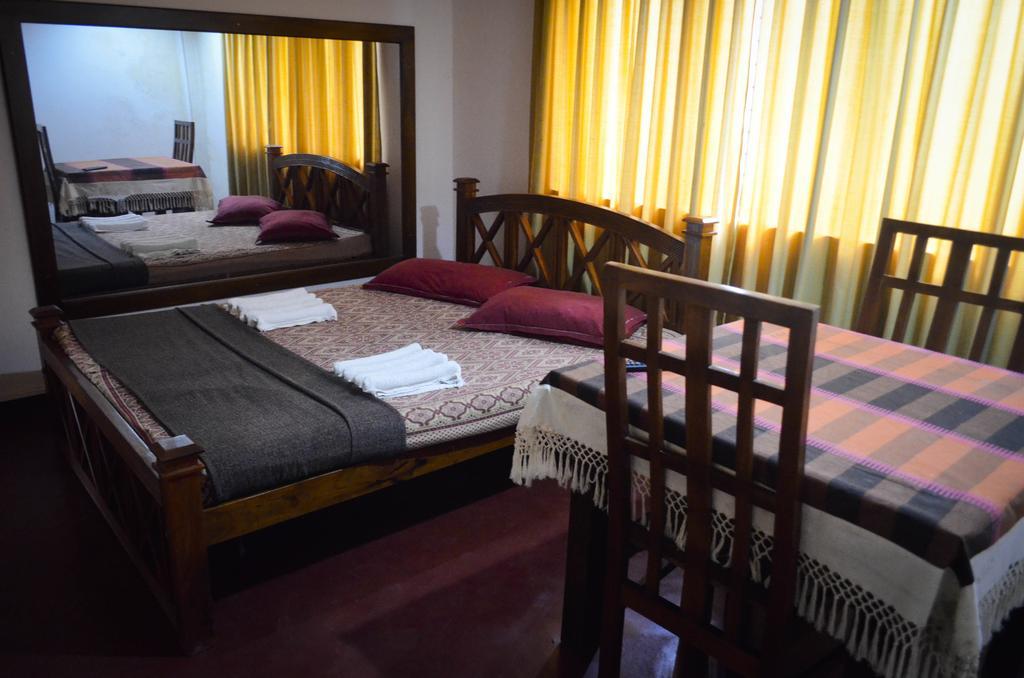 Yoho Mount Waves Hotell Colombo Rum bild