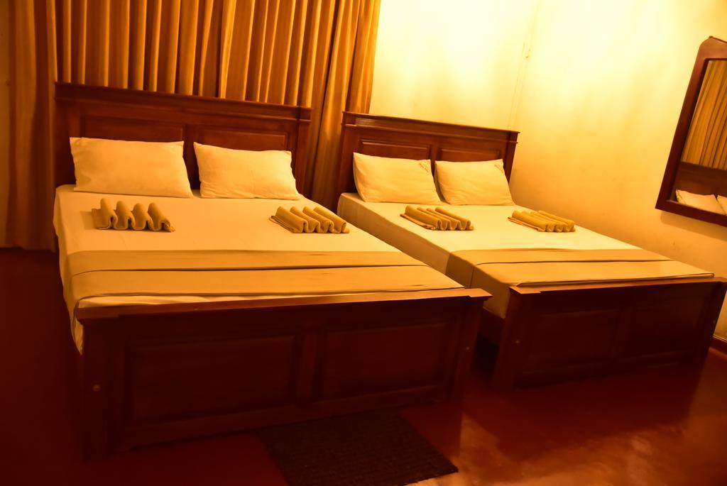 Yoho Mount Waves Hotell Colombo Exteriör bild